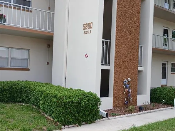 5880 38th Ave N APT 304, Saint Petersburg, FL 33710