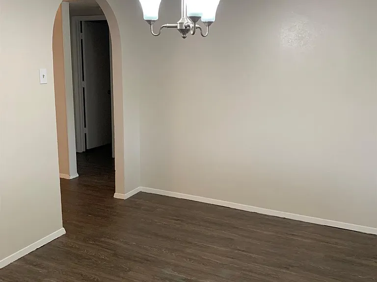 4742 Cliffwood Dr — Photo 3