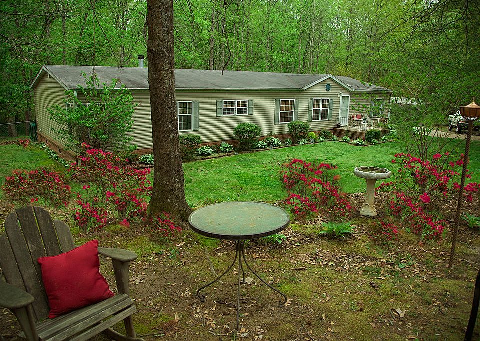 2nd image of 110 Horseback Way