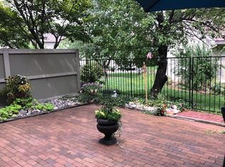 39 SW Pepper Tree Ln, Topeka, KS 66611