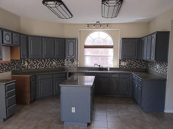 5th image of 8302 Trail Lake Dr