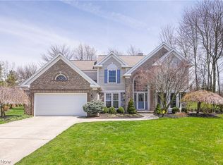 18123 Martins Ln, Strongsville, OH