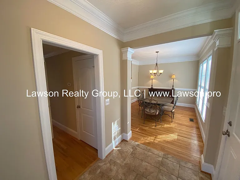 3800 Greenway Dr SW — Photo 4