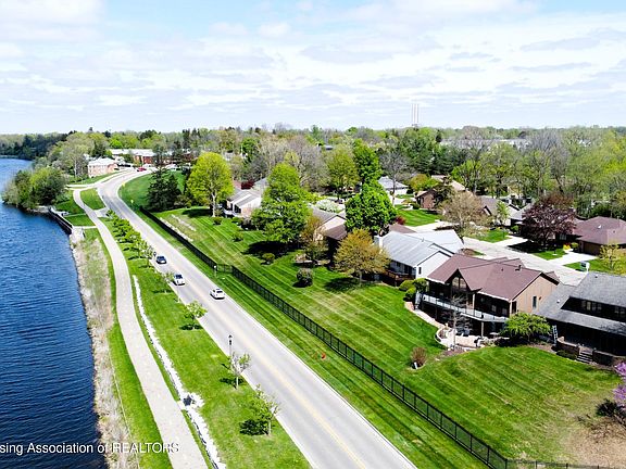 3rd image of 3508 Muirfield Dr #20