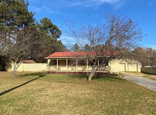 135 Greenbriar Cir SW, Calhoun, GA 30701