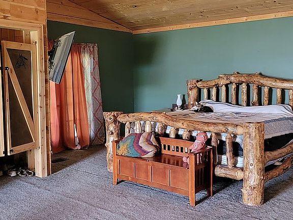 5th image of 1069 County Road 555 E #E