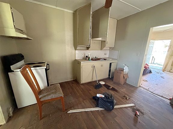 4th image of 712 N McCarty Ave