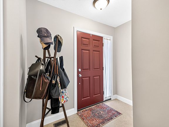 4th image of 5488 Elmhurst Dr #21