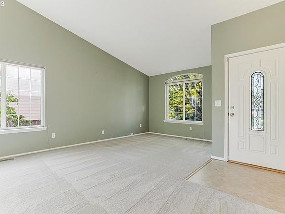 5th image of 161 NE Cory St