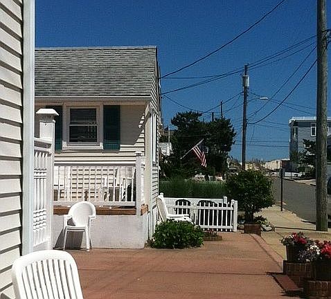 3rd image of 5515 Long Beach Blvd #2