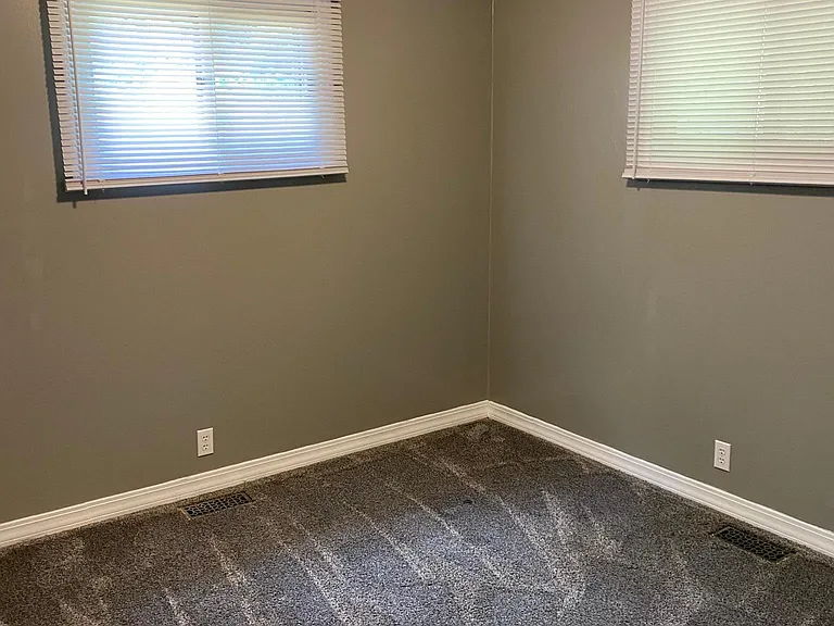 3938 Rosemount Rd — Photo 15