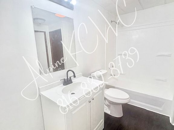 4th image of 5601 SW Lakefront Ln S #20