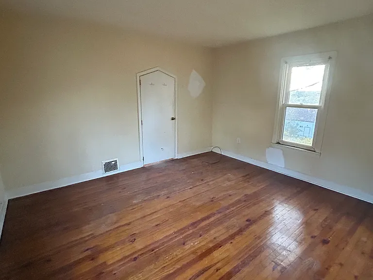 219 Douglas Ave — Photo 13