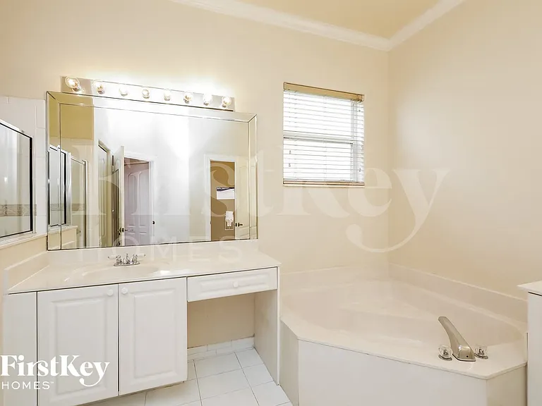 12748 SW 21st St — Photo 11