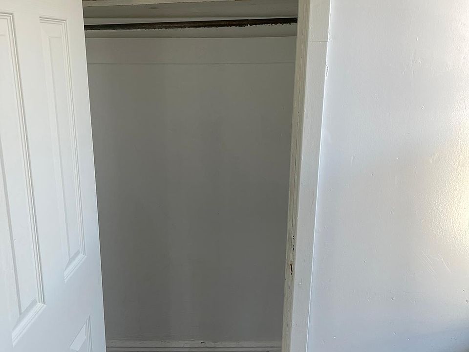 1st image of 10939 156th St Floor 2
