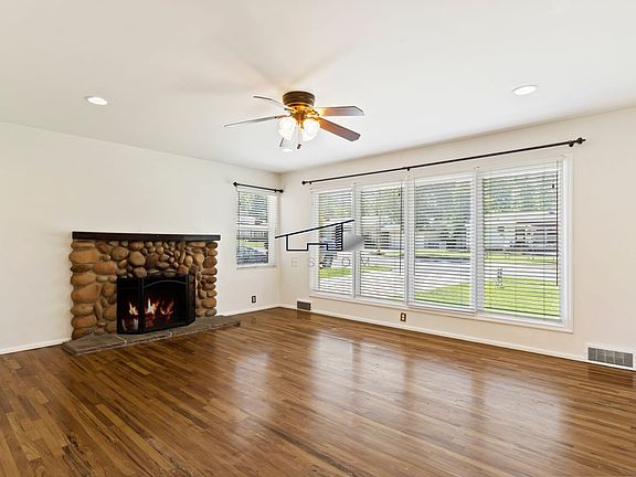 3rd image of 1332 36th St