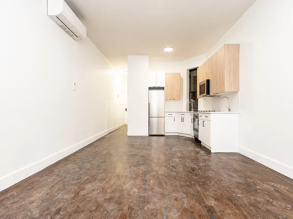 637 Willoughby Avenue image 2 of 14