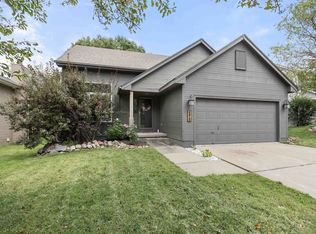 4815 Wistful Vista Dr, West Des Moines, IA 50265