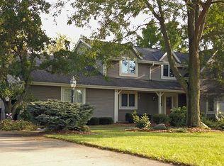 S51W22745 Partridge Ln, Waukesha, WI 53189