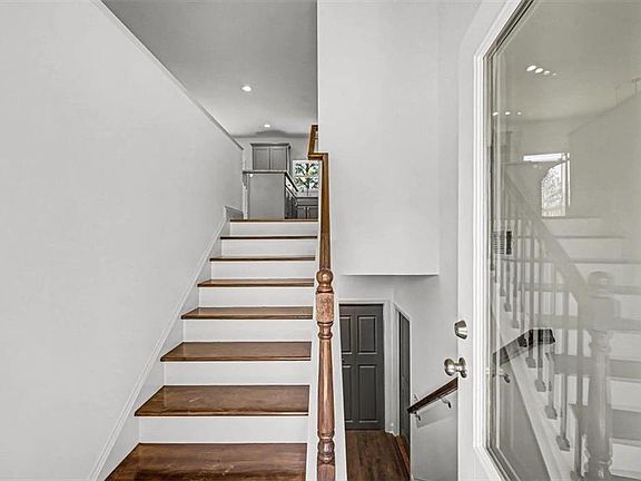 2nd image of 46 Dogwood St NE