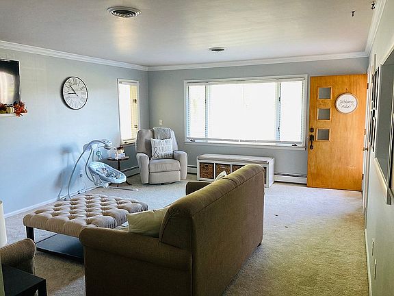 4th image of 103 Borchers St
