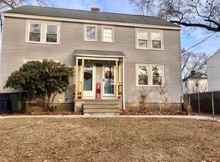 9 Saratoga Rd, North Kingstown, RI 02852