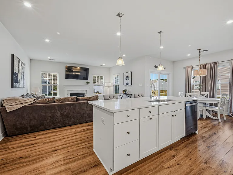 31420 Barefoot Cir — Photo 34