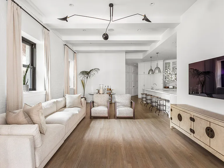 321 W 13th St #3B — Photo 8