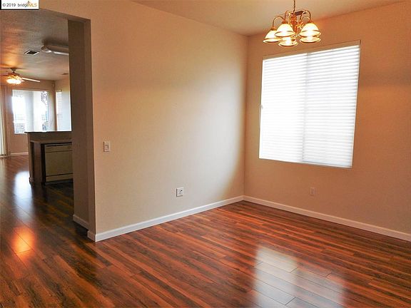 5th image of 1431 Bismarck Ln