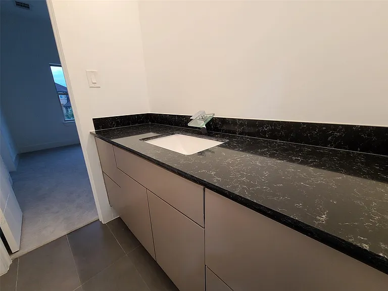 2812 Almanzor Ave — Photo 24
