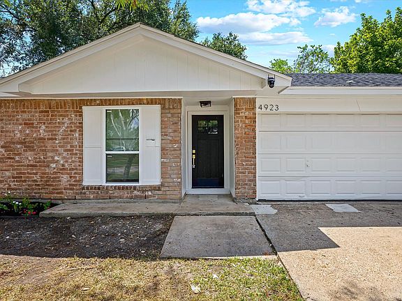 3rd image of 4923 Beechaven Dr