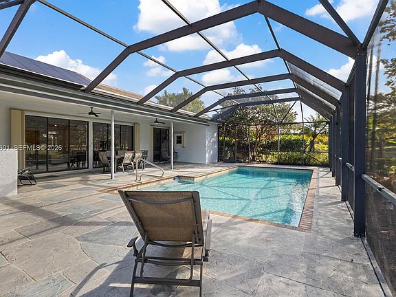 5th image of 10122 Canoe Brook Cir