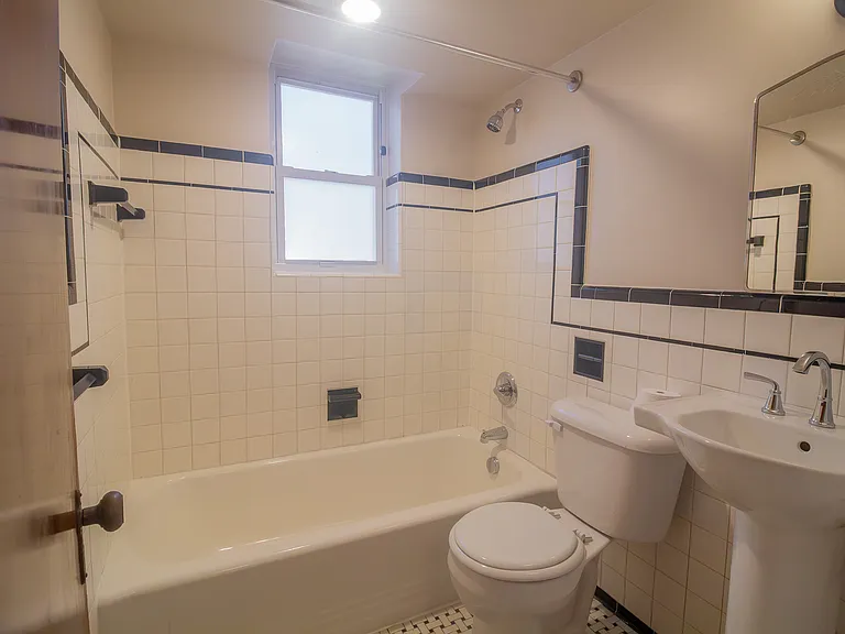 The Residence at West Outer Drive — Photo 9