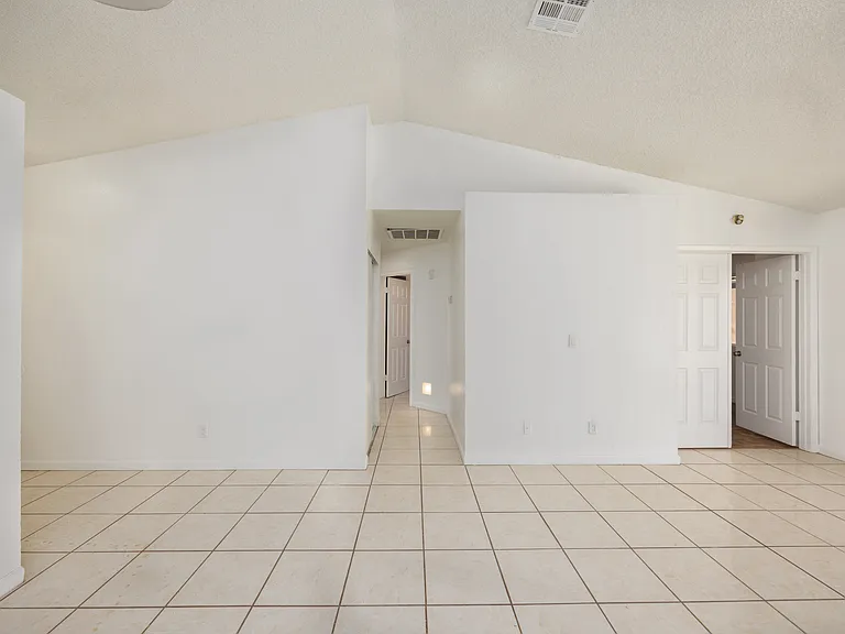 7351 W Oregon Ave — Photo 6