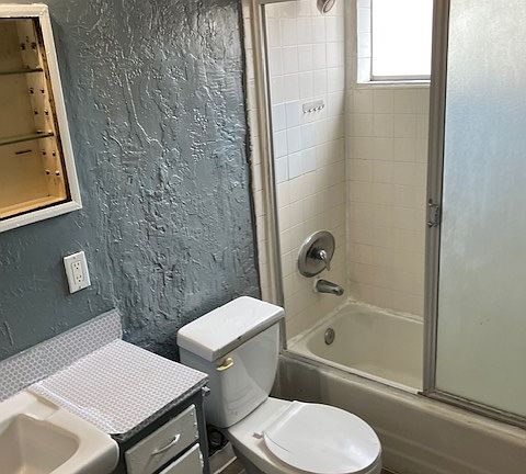 5th image of 1835 W 146th St APT 4