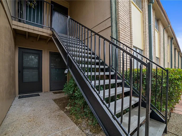 2600 Penny Ln #118 — Photo 30