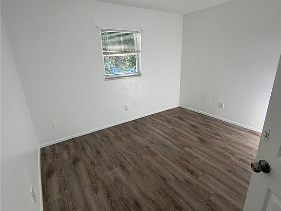 4th image of 2708 Broadway APT 7