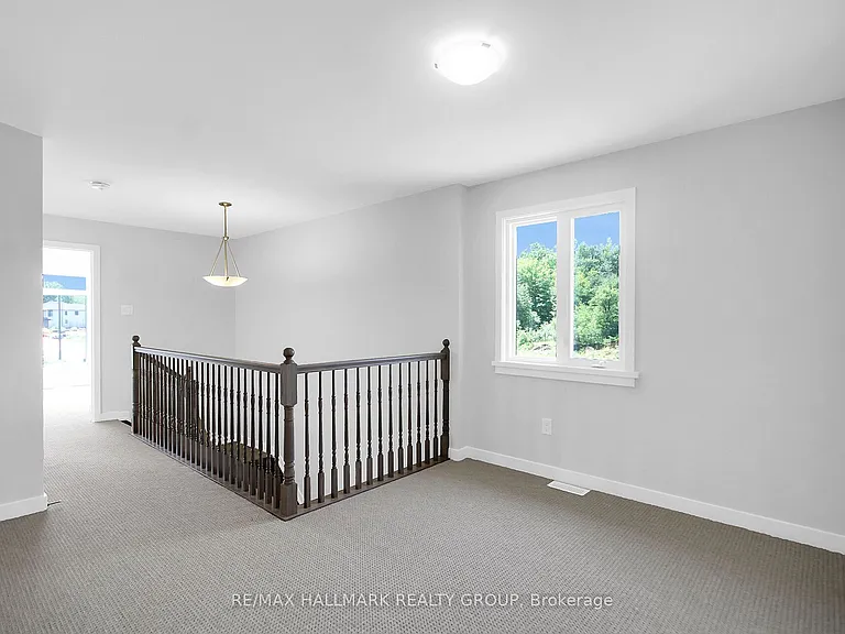 749 Newstead Cres — Photo 34
