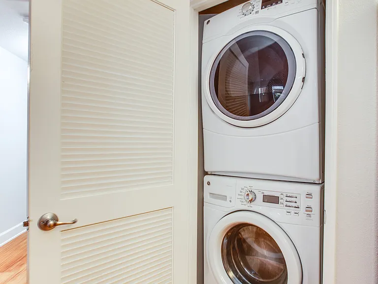Enjoy convenience with your in-unit full-size washer & dryer