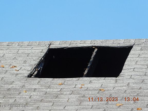 2nd image of 2111 E East Ln