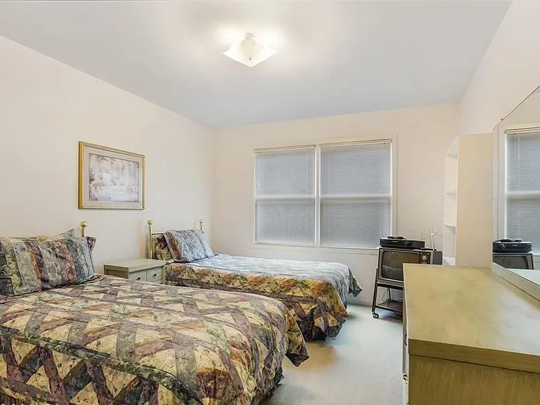 24267 Weathervane Ct — Photo 4