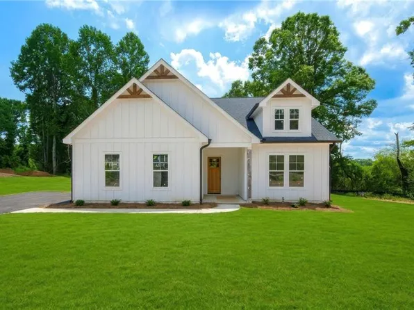 4835 Price Rd, Gainesville, GA 30506
