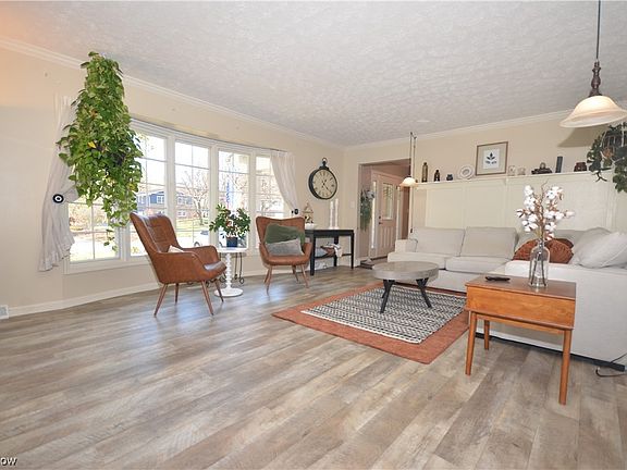 4th image of 655 Fairwood Dr