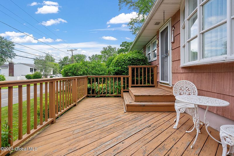 3rd image of 41 Waterman Avenue