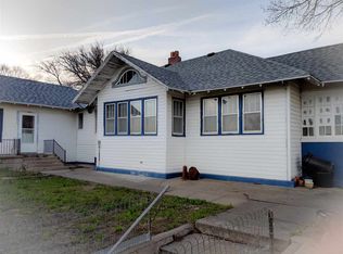 406 3rd Ave W, Benkelman, NE 69021