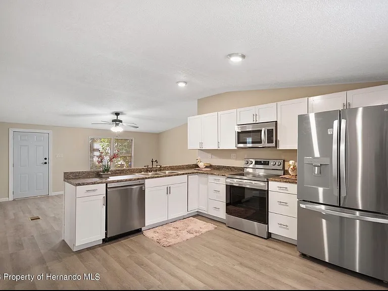 138 Arkays Ave — Photo 3