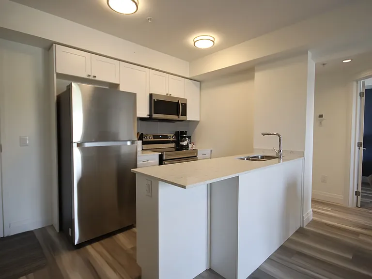 144 Lucan Ave #203 — Photo 23