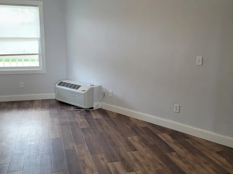 205 Oskaloosa St — Photo 16