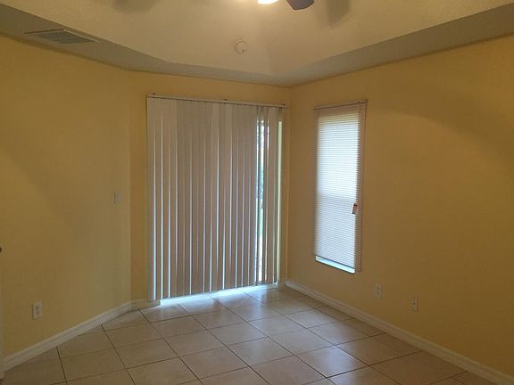 3rd image of 306 Sunnyside Dr