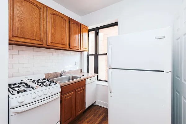 Rented by Nooklyn NYC LLC | media 38